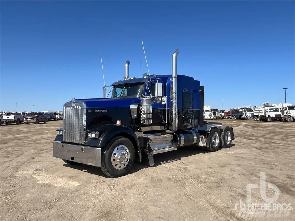 Kenworth W900 Тягачі