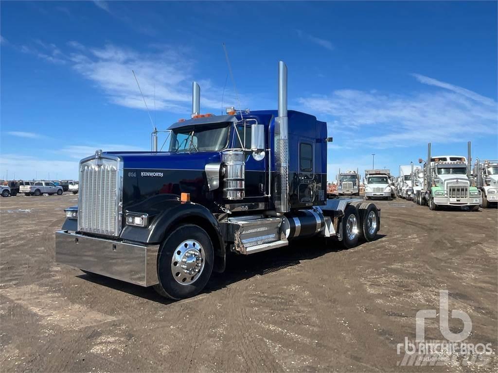 Kenworth W900 Тягачі