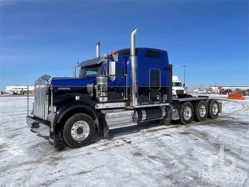 Kenworth W900 Тягачі