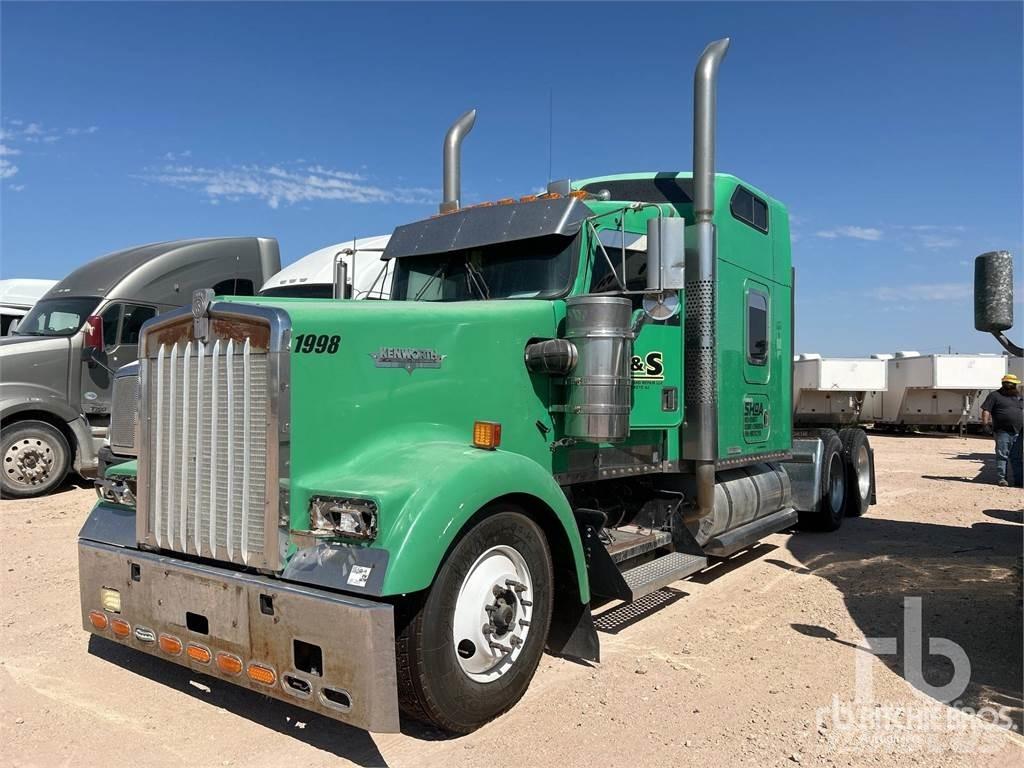 Kenworth W900 Тягачі