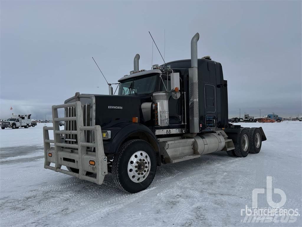 Kenworth W900 Тягачі