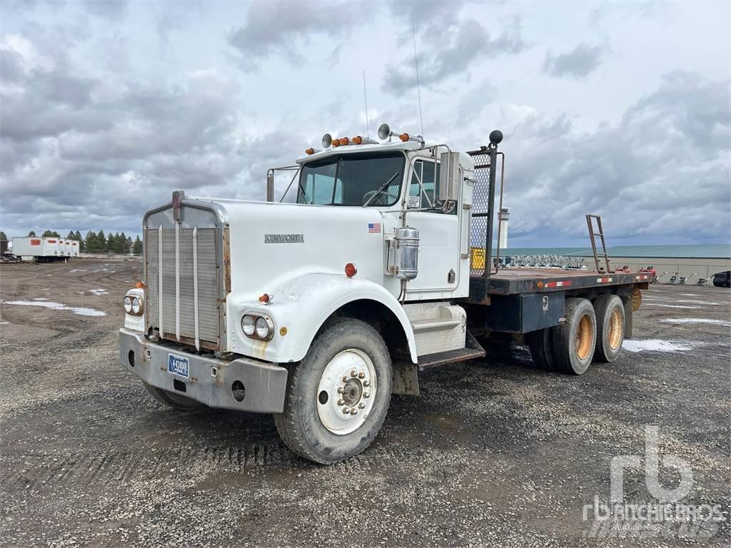 Kenworth W900 Вантажівки-платформи/бокове розвантаження