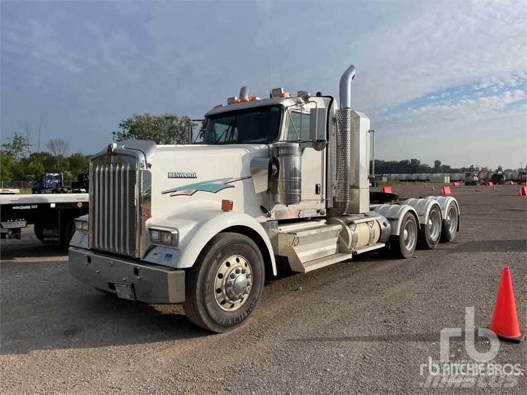 Kenworth W900 Тягачі