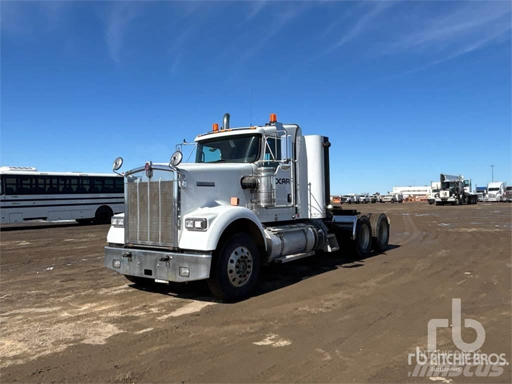 Kenworth W900 Тягачі
