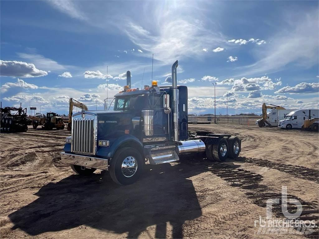 Kenworth W900 Тягачі
