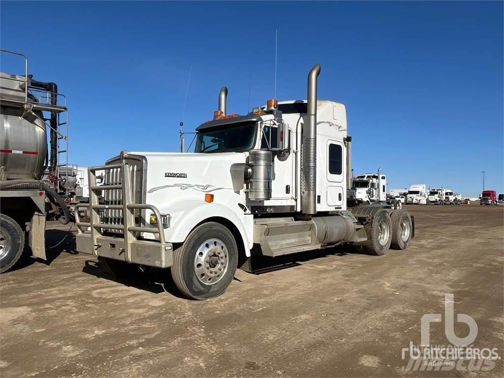 Kenworth W900 Тягачі