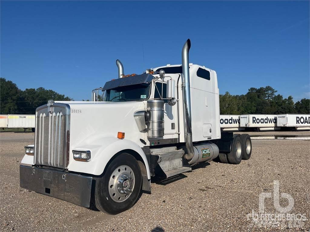 Kenworth W900 Тягачі