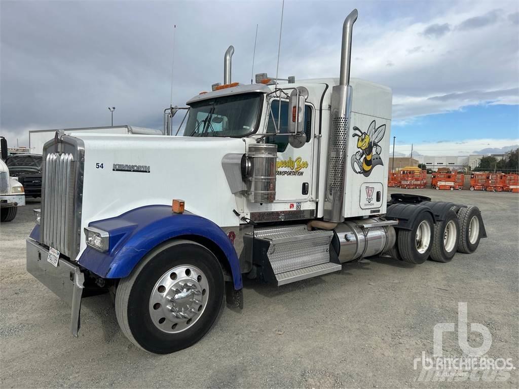 Kenworth W900 Тягачі