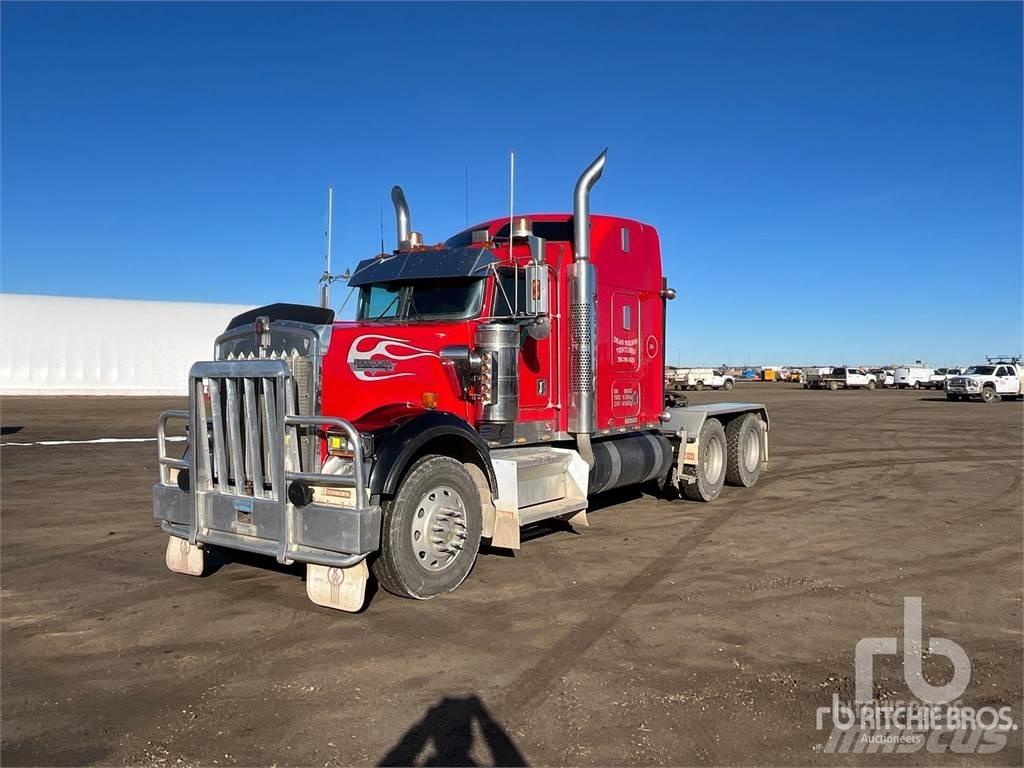 Kenworth W900 Тягачі