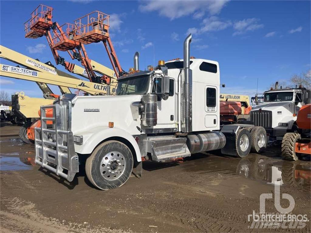 Kenworth W900 Тягачі