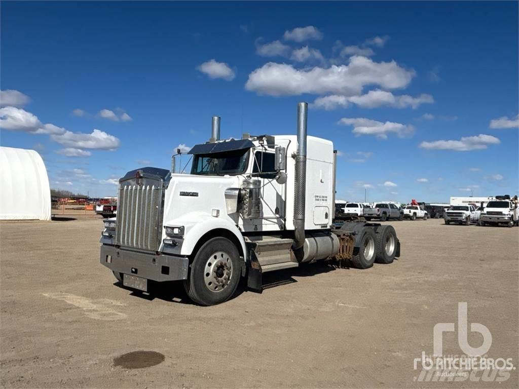 Kenworth W900 Тягачі