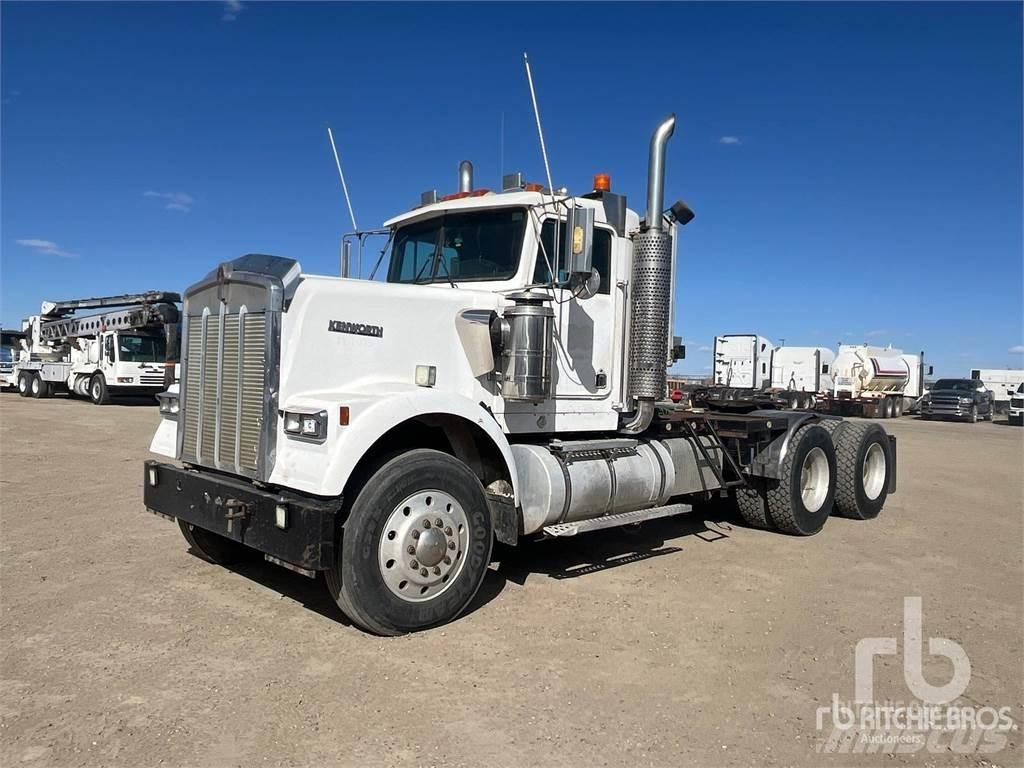 Kenworth W900 Тягачі