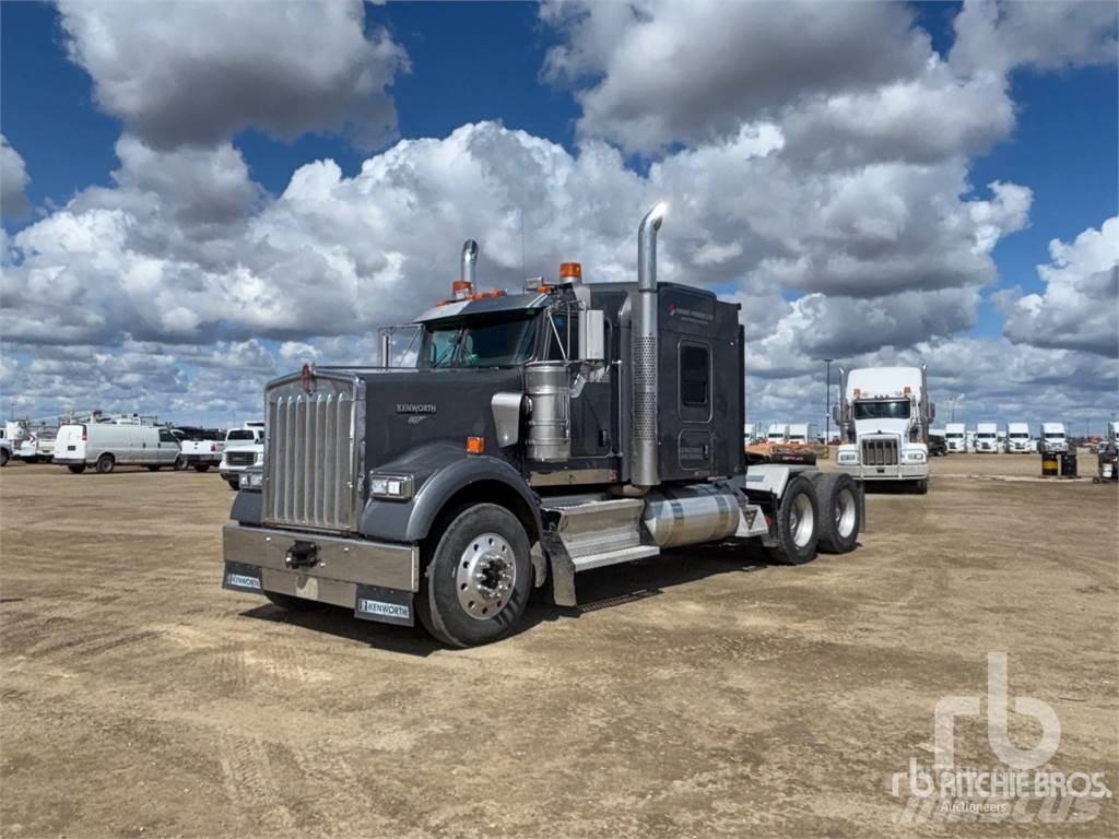 Kenworth W900 Тягачі