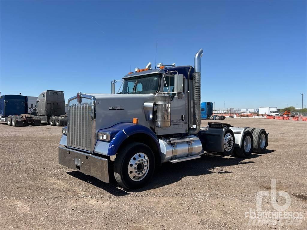 Kenworth W900 Тягачі