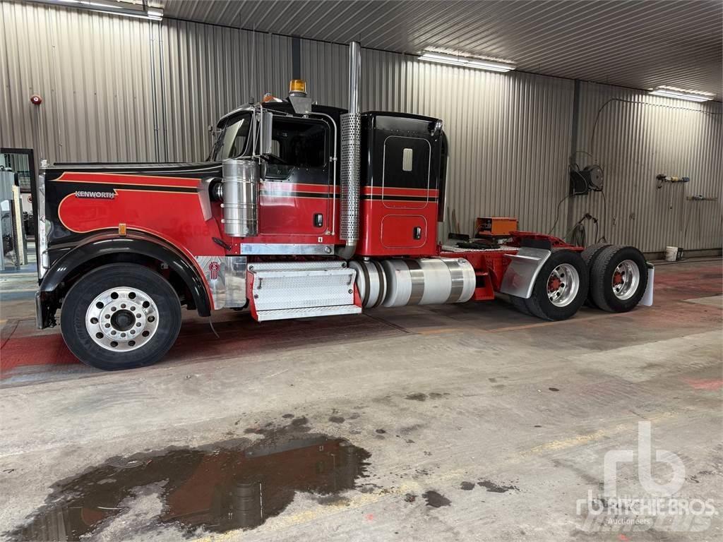 Kenworth W900 Тягачі