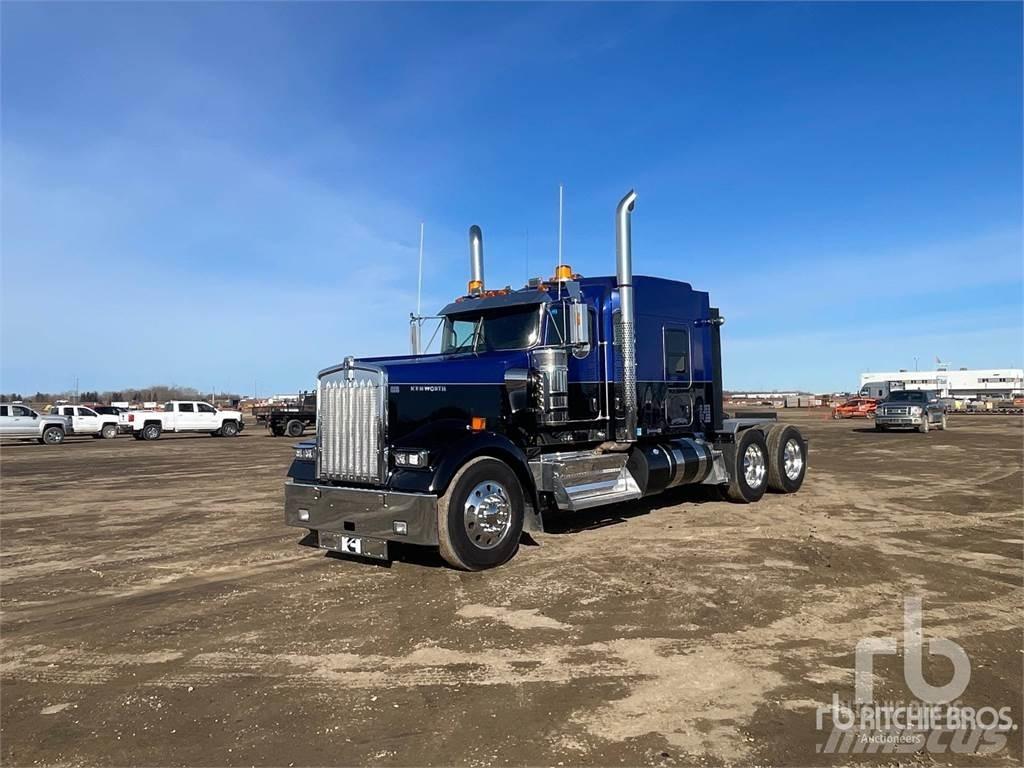 Kenworth W900L Тягачі