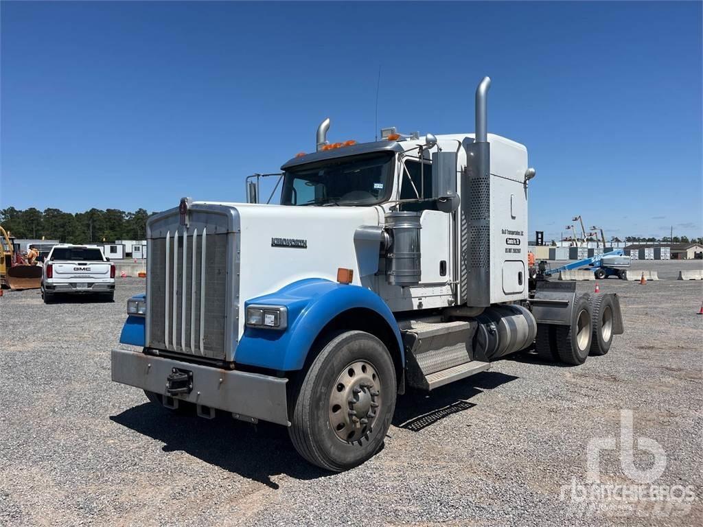 Kenworth W900L Тягачі