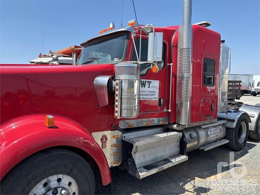 Kenworth W900L Тягачі