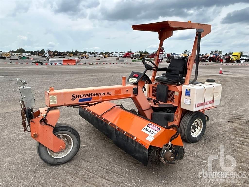 Lay-Mor SM300 Внутрішні підмітальні машини
