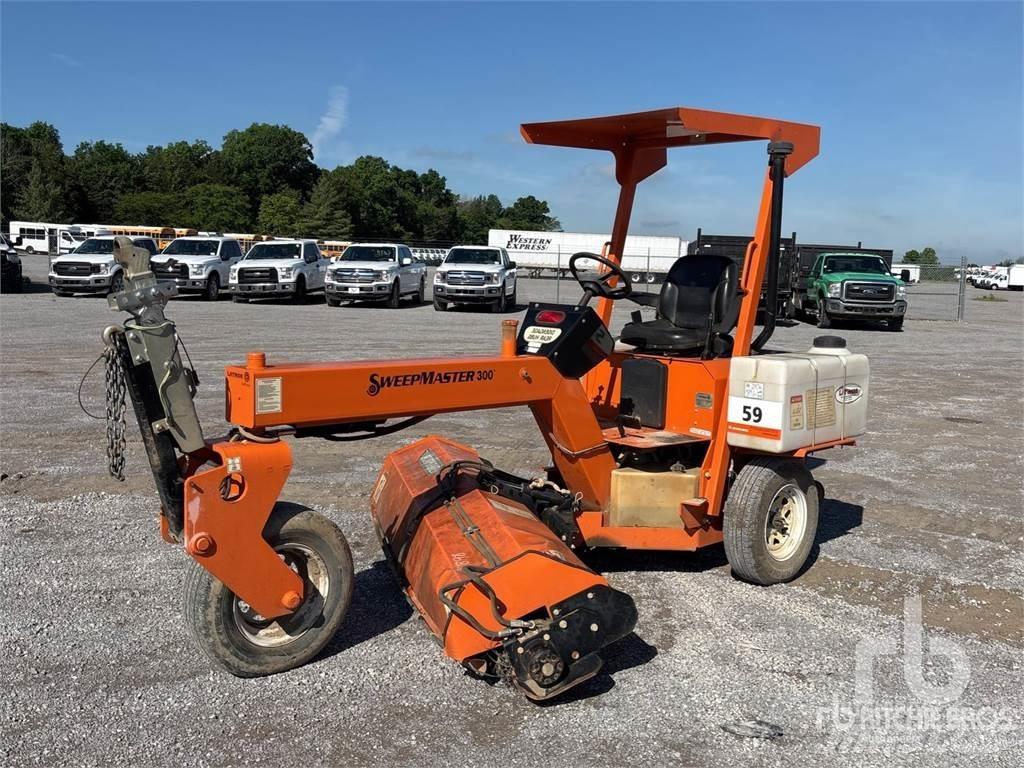 Lay-Mor SM300 Внутрішні підмітальні машини