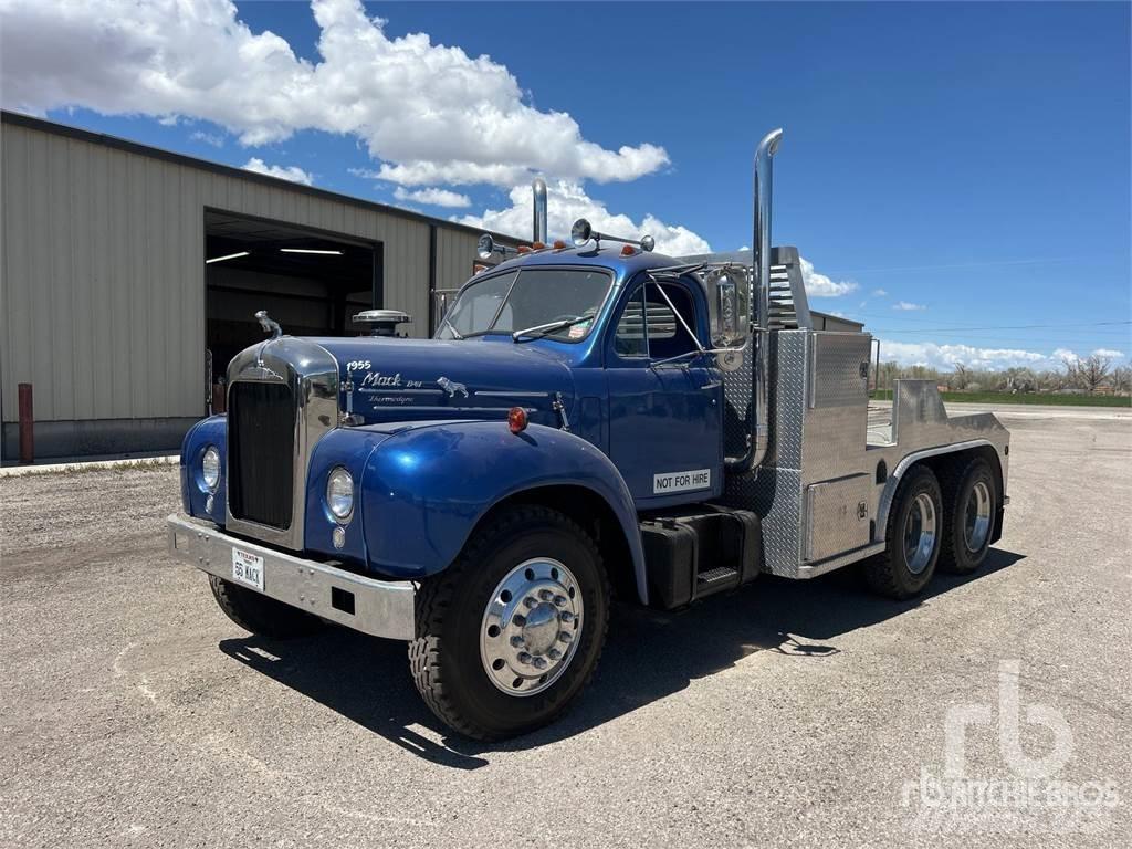 Mack B61 Вантажівки-платформи/бокове розвантаження