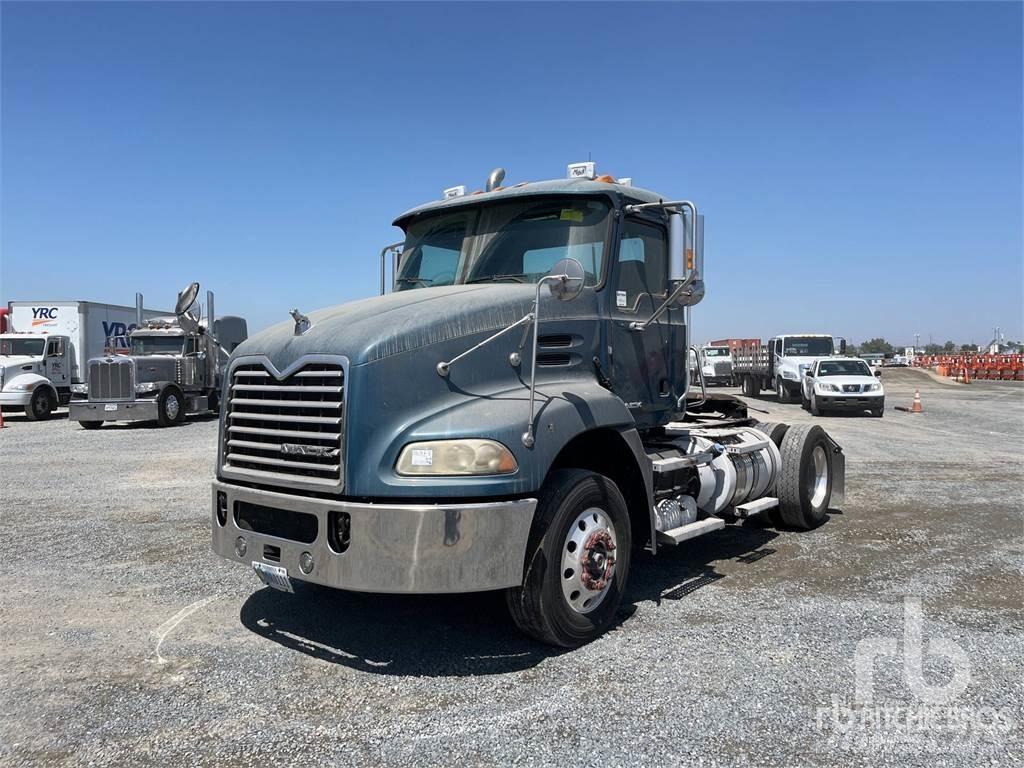 Mack CH612 Тягачі