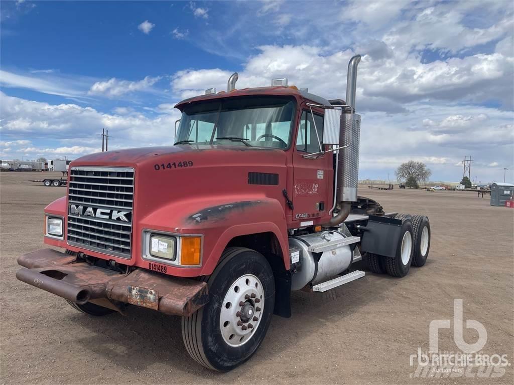 Mack CH613 Тягачі