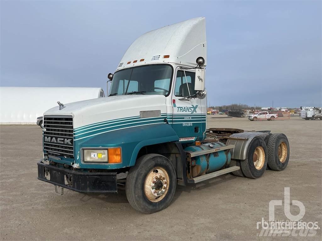 Mack CH613 Тягачі