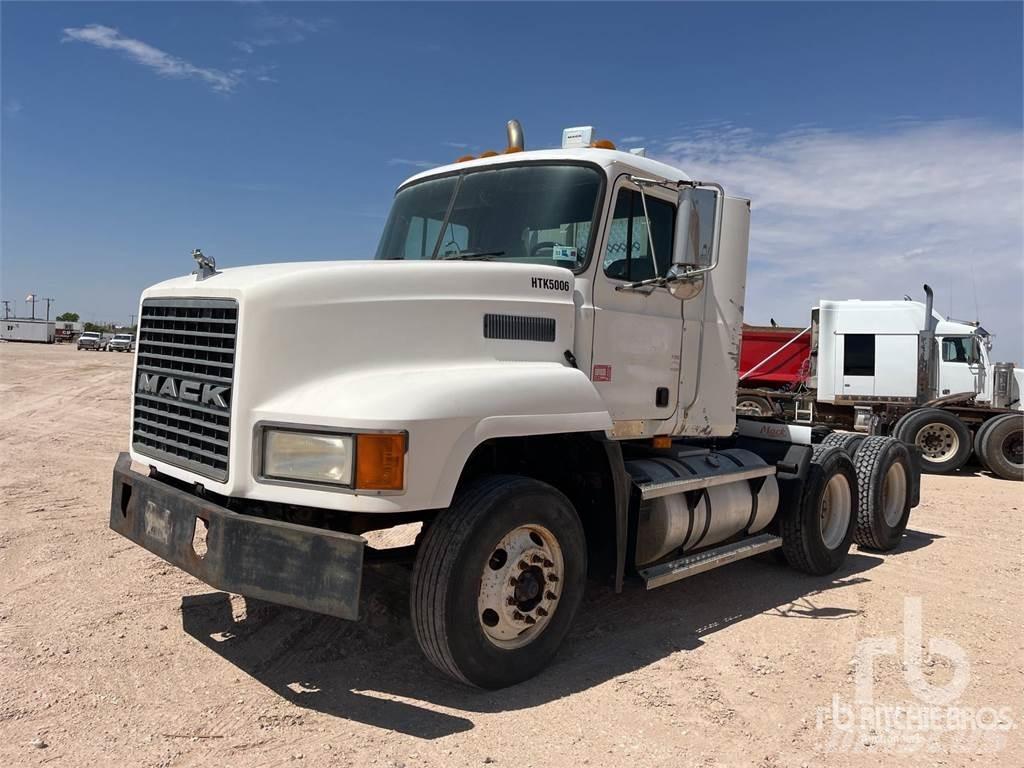 Mack CH613 Тягачі