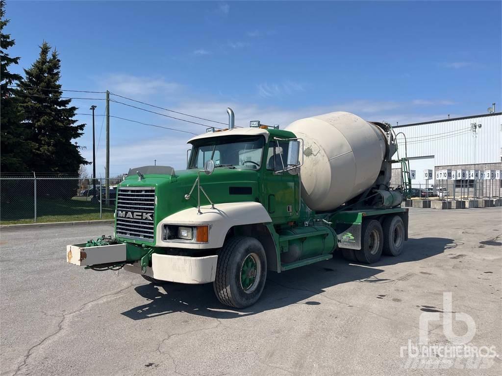 Mack CH613 Бетономішалки (Автобетонозмішувачі)
