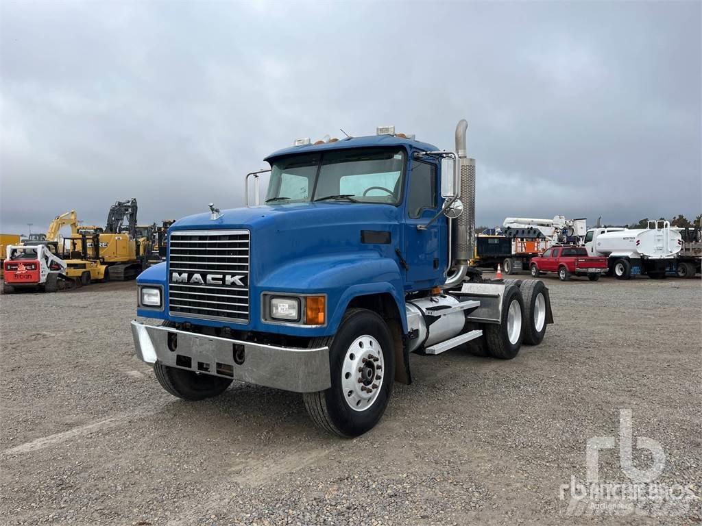 Mack CH613 Тягачі
