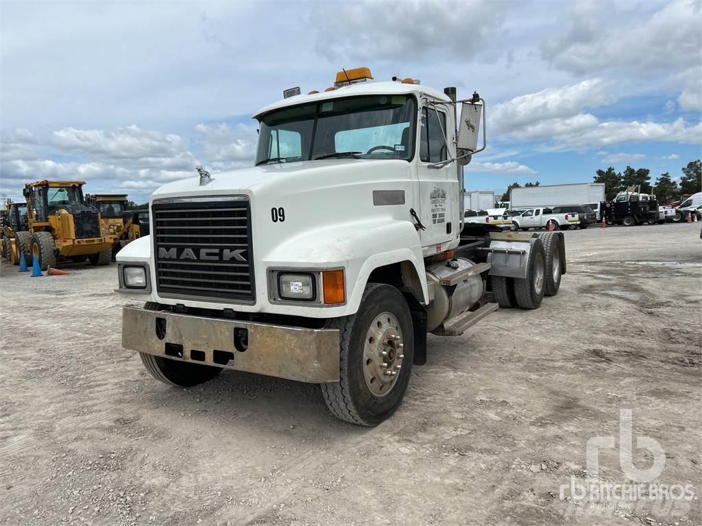 Mack CH613 Тягачі