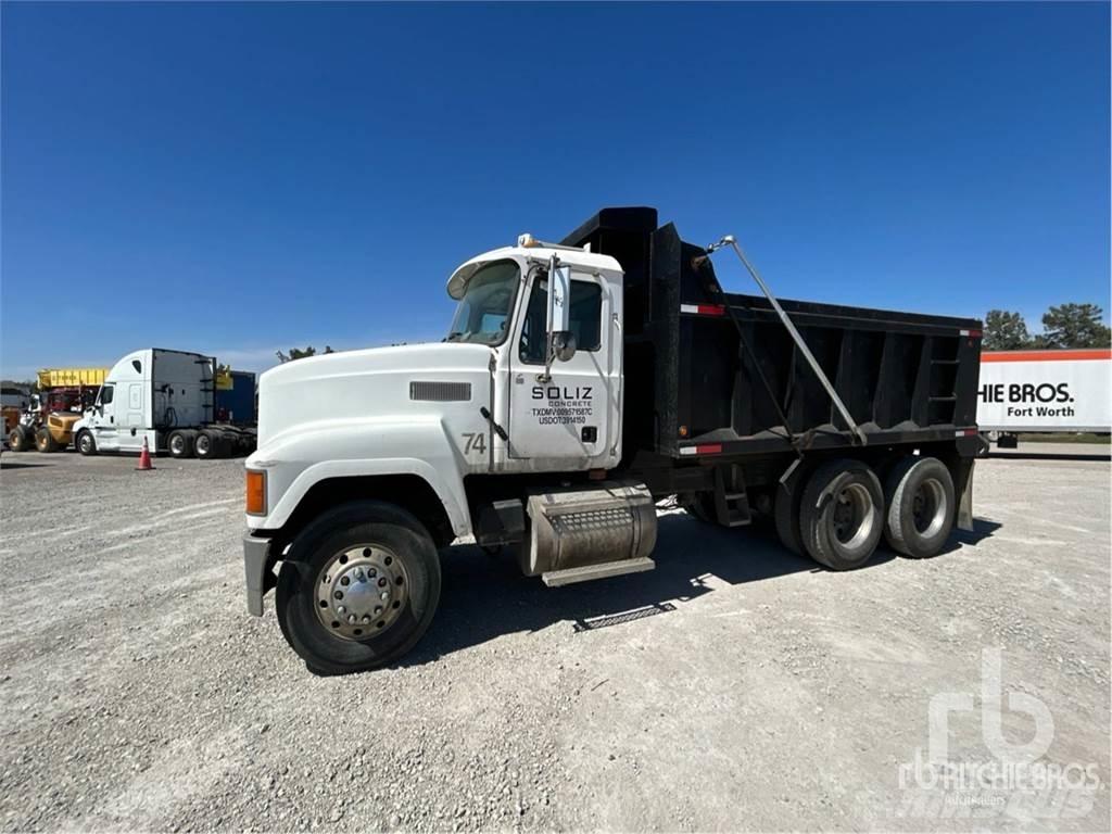 Mack CHN613 Самоскиди
