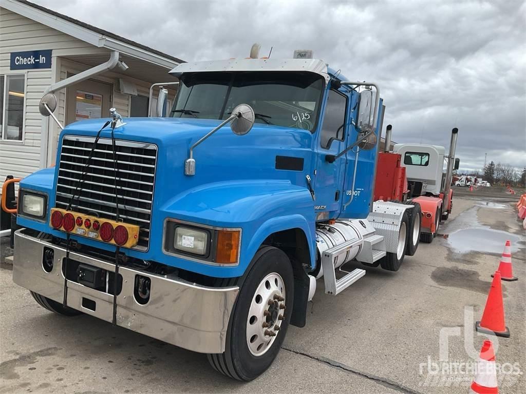 Mack CHU613 Тягачі