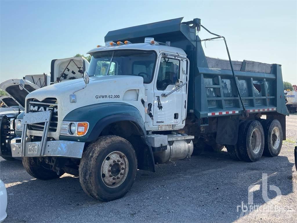 Mack CV713 Самоскиди