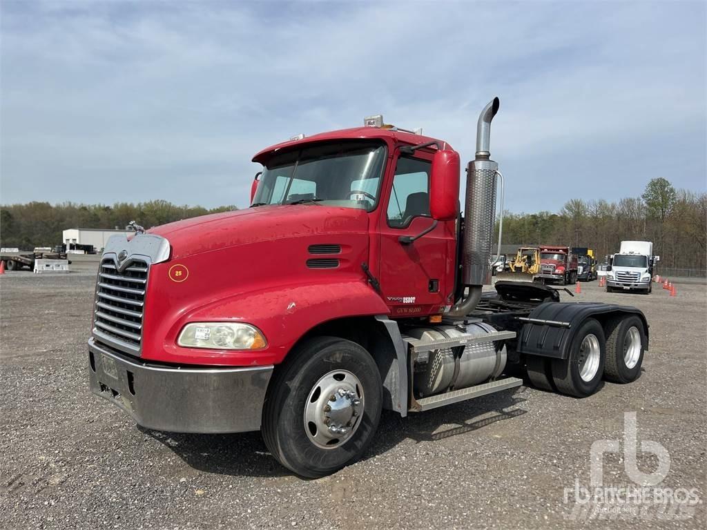 Mack CX613 Тягачі