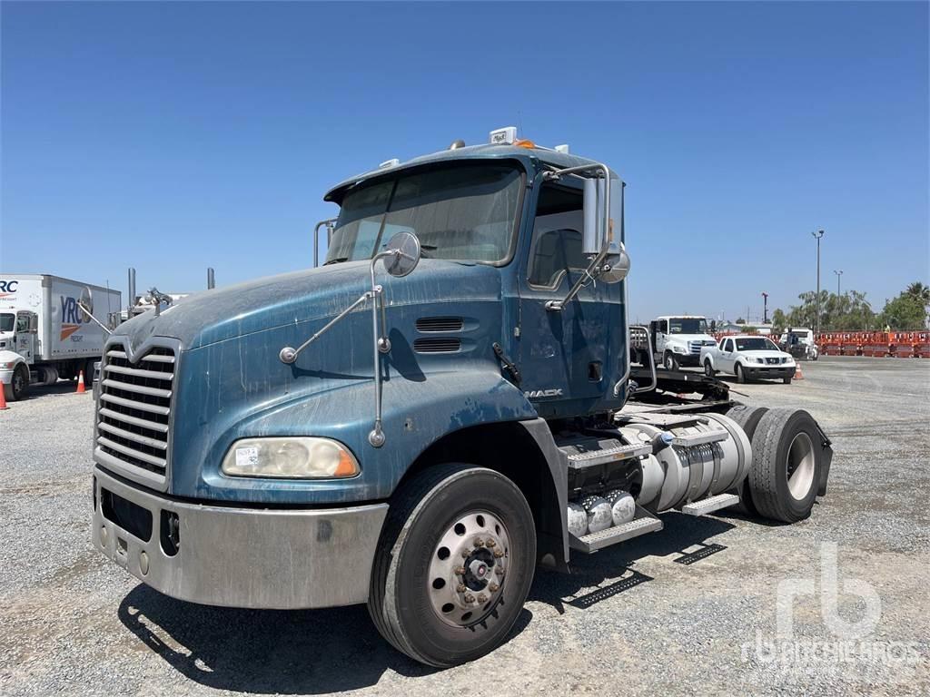 Mack CXU612 Тягачі
