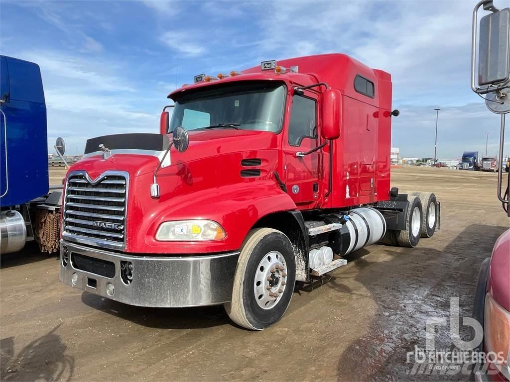 Mack CXU613 Тягачі