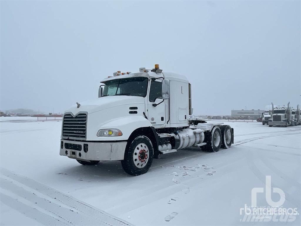 Mack CXU613 Тягачі