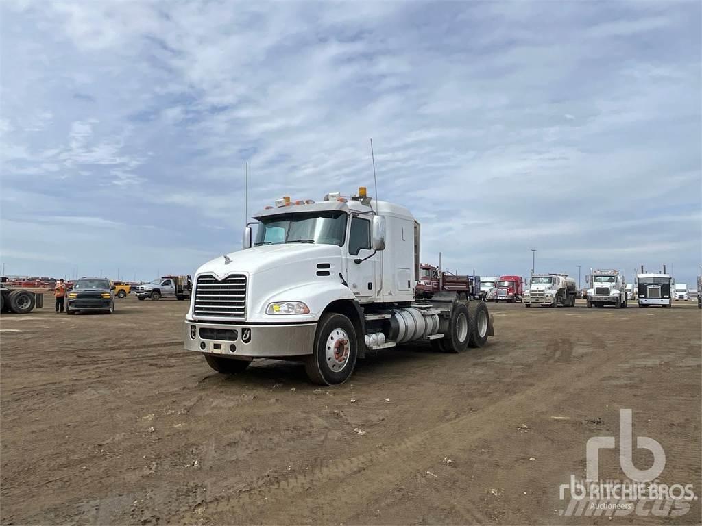 Mack CXU613 Тягачі
