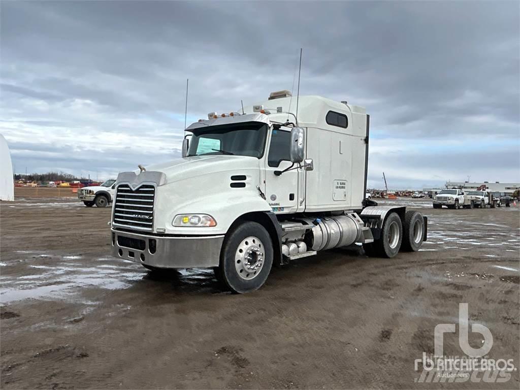 Mack CXU613 Тягачі