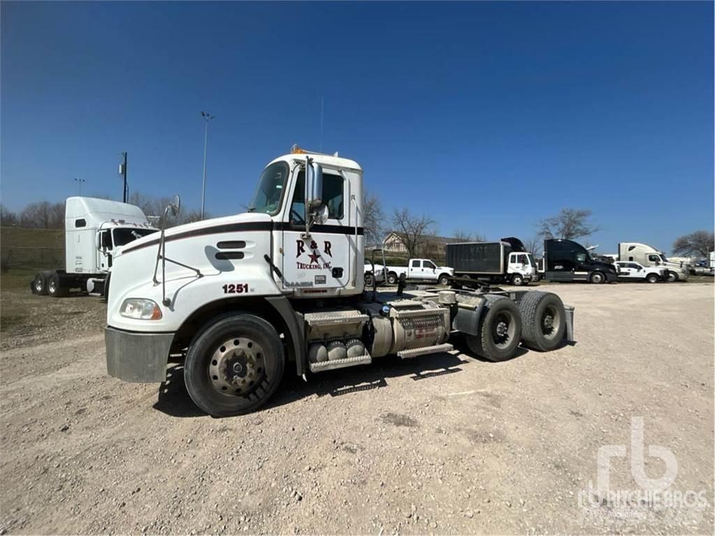 Mack CXU613 Тягачі