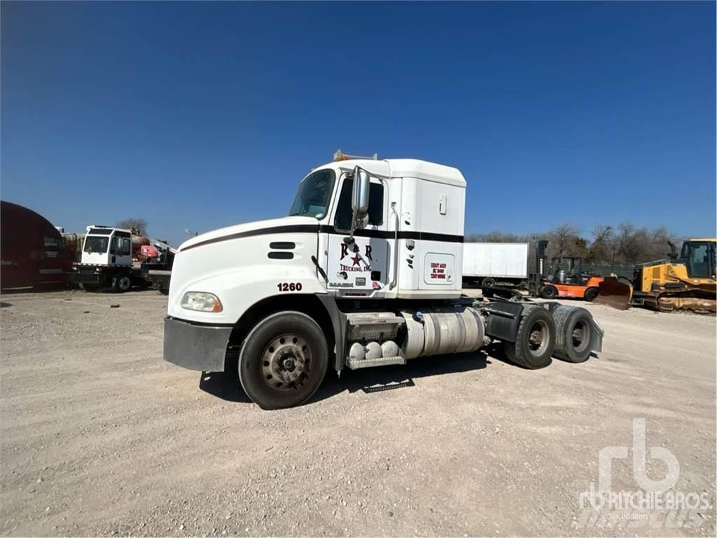 Mack CXU613 Тягачі
