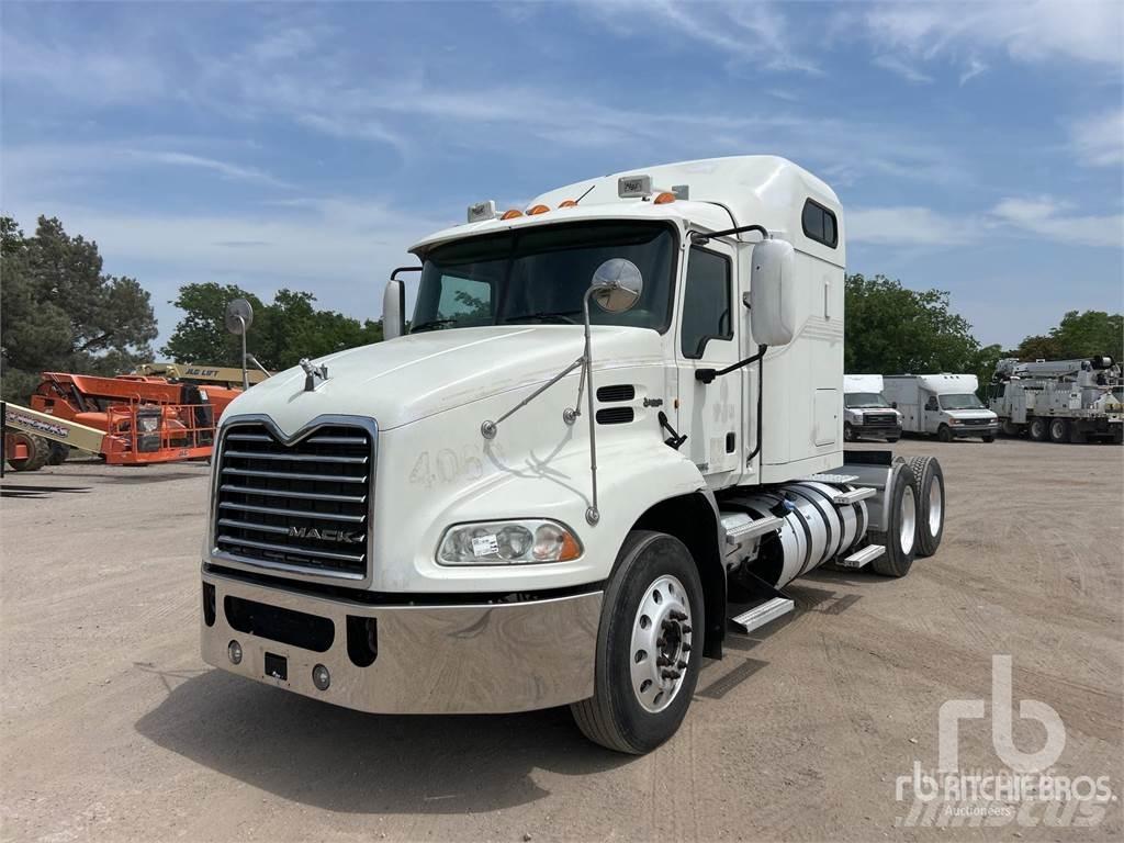 Mack CXU613 Тягачі