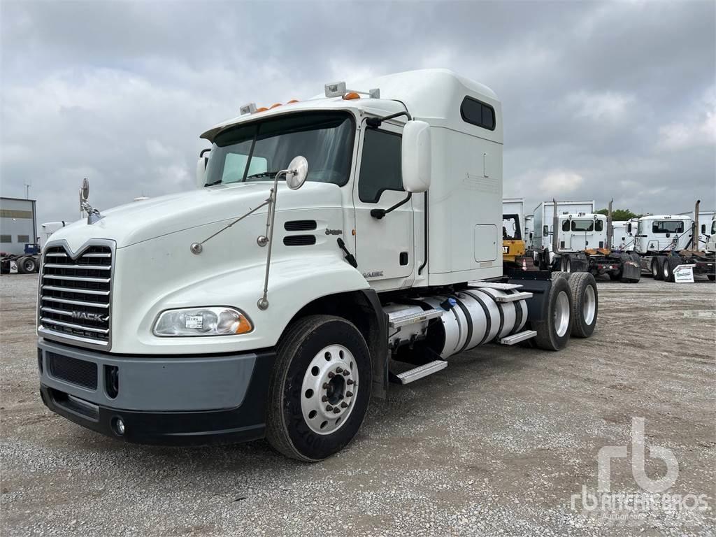 Mack CXU613 Тягачі