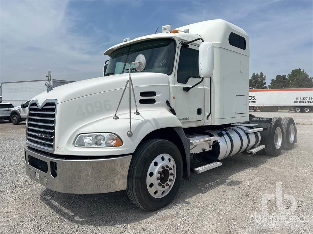 Mack CXU613 Тягачі