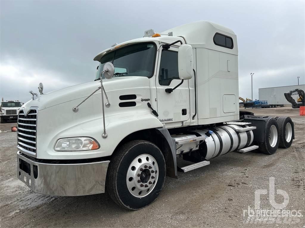 Mack CXU613 Тягачі