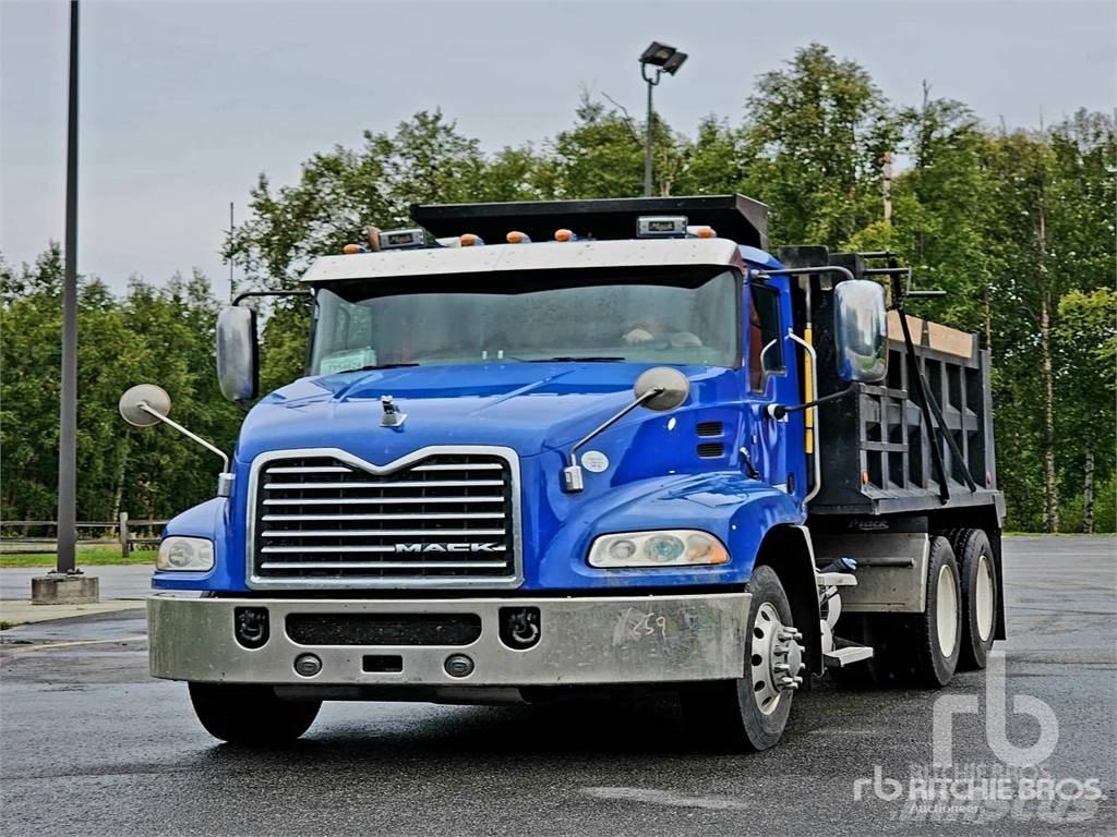 Mack CXU613T Самоскиди