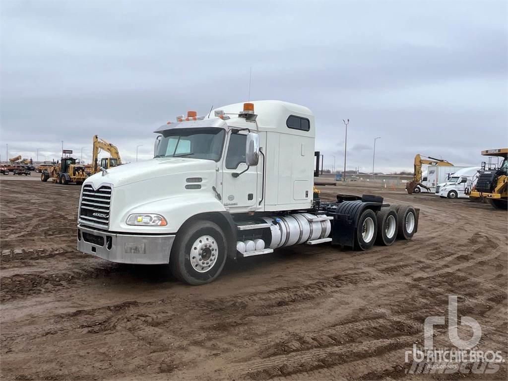 Mack CXU614 Тягачі