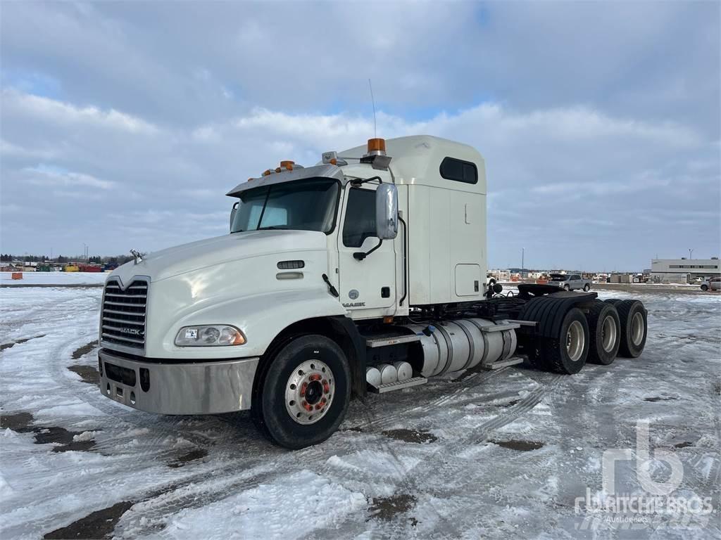 Mack CXU614 Тягачі